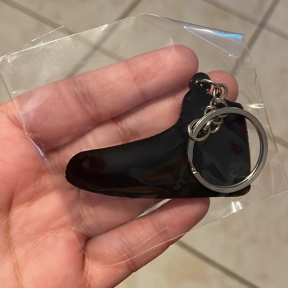 Keychain ✨ - Picture 2 of 2